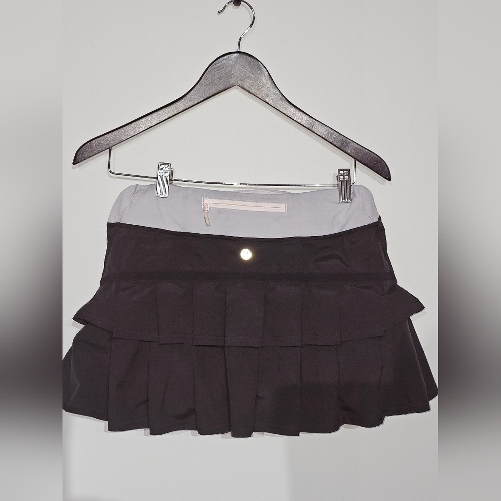 Lululemon Skort Size 10 - Picture 2 of 4